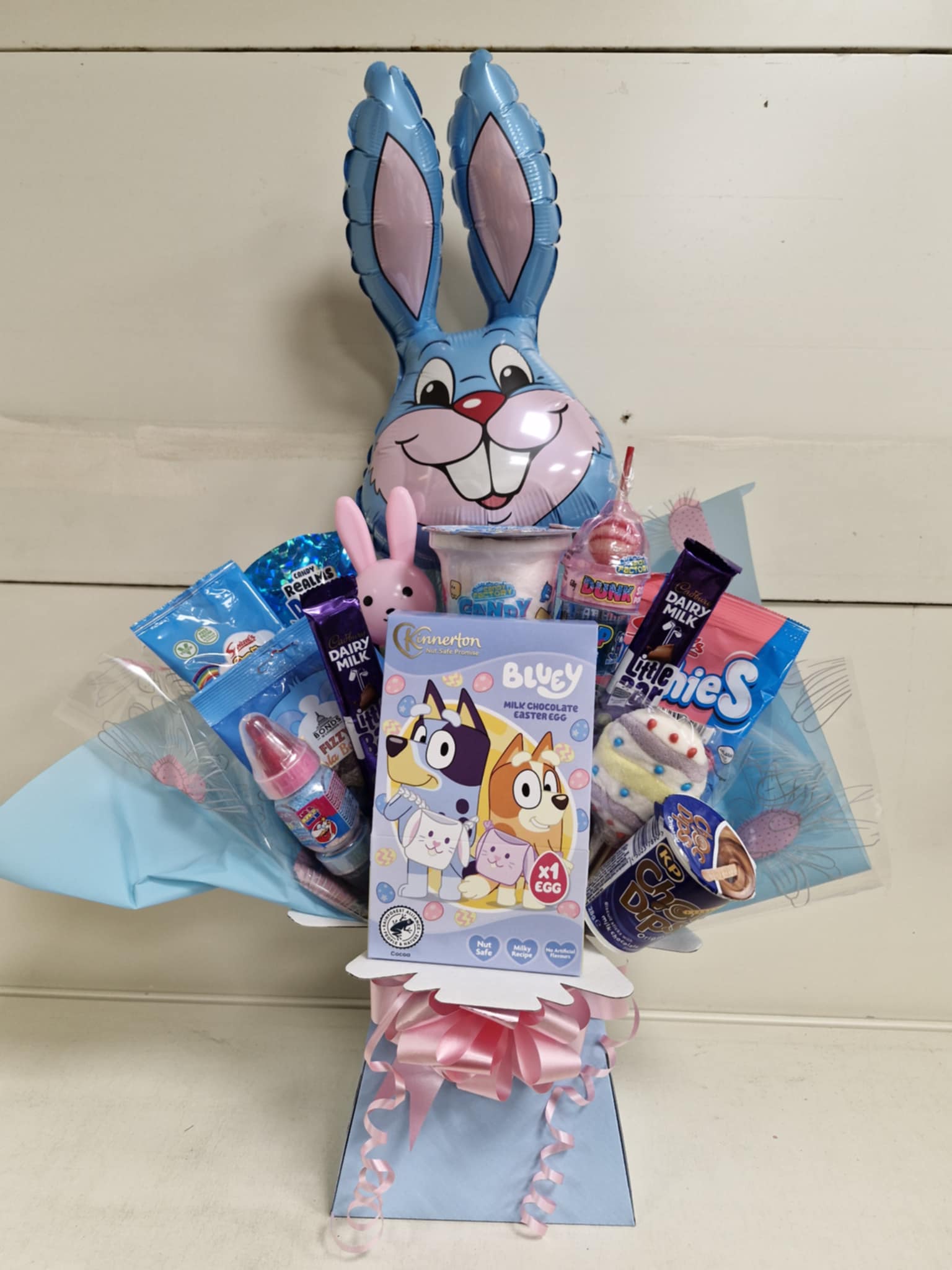 BLUEY Easter Egg Bouquet with Varying Chocolates and Sweets and Bunny BALLOON gift