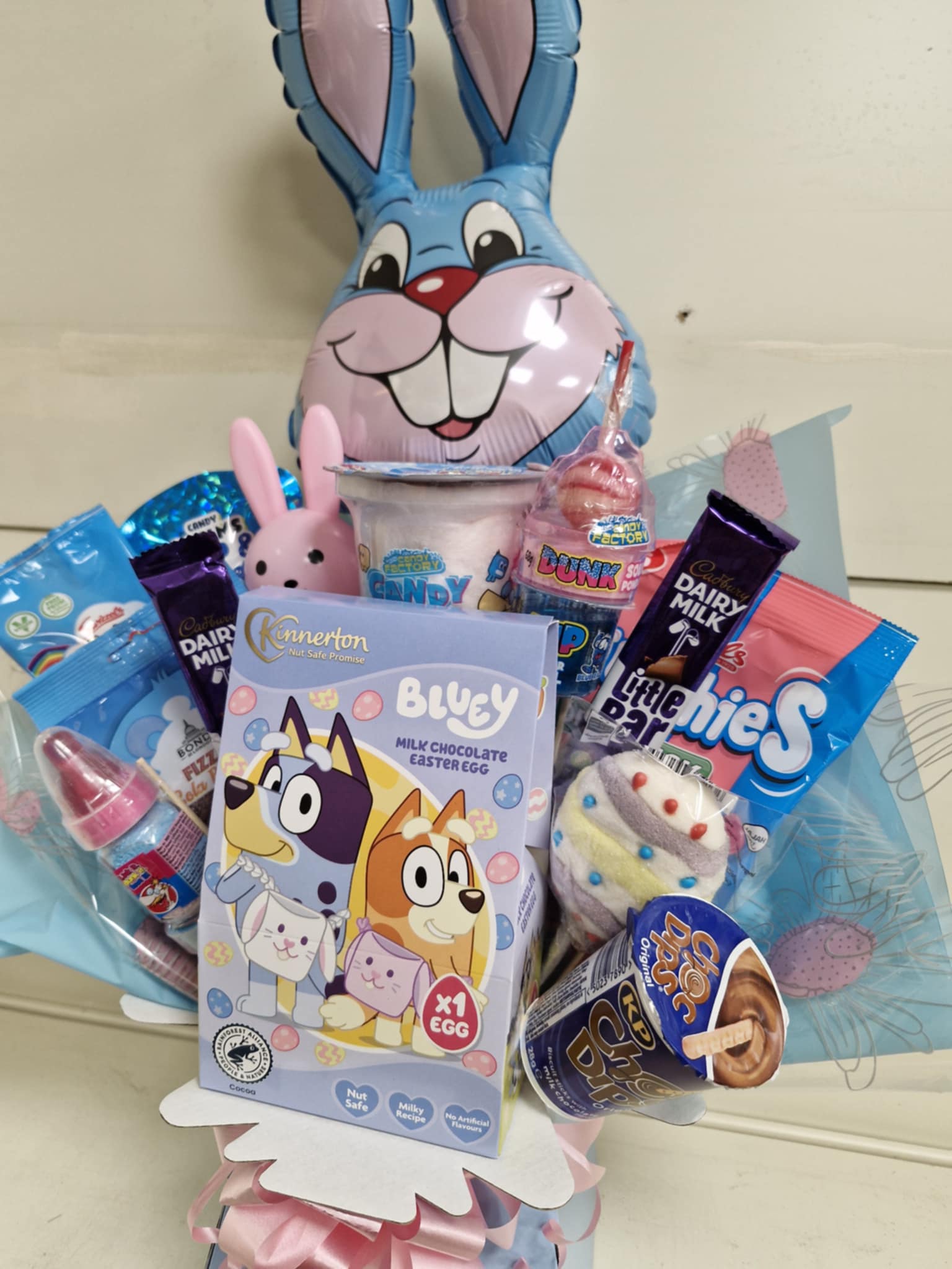 BLUEY Easter Egg Bouquet with Varying Chocolates and Sweets and Bunny BALLOON gift