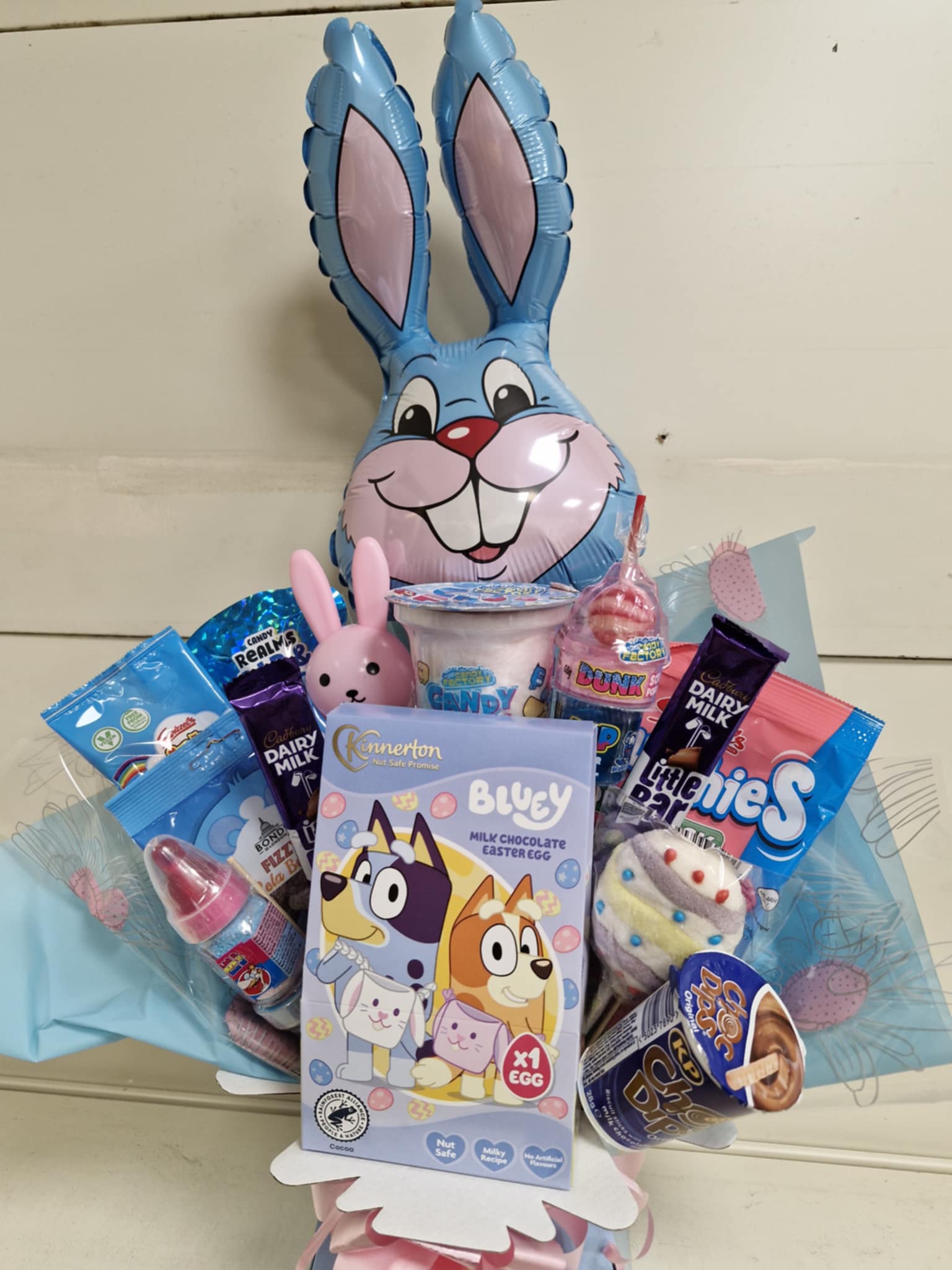 BLUEY Easter Egg Bouquet with Varying Chocolates and Sweets and Bunny BALLOON gift