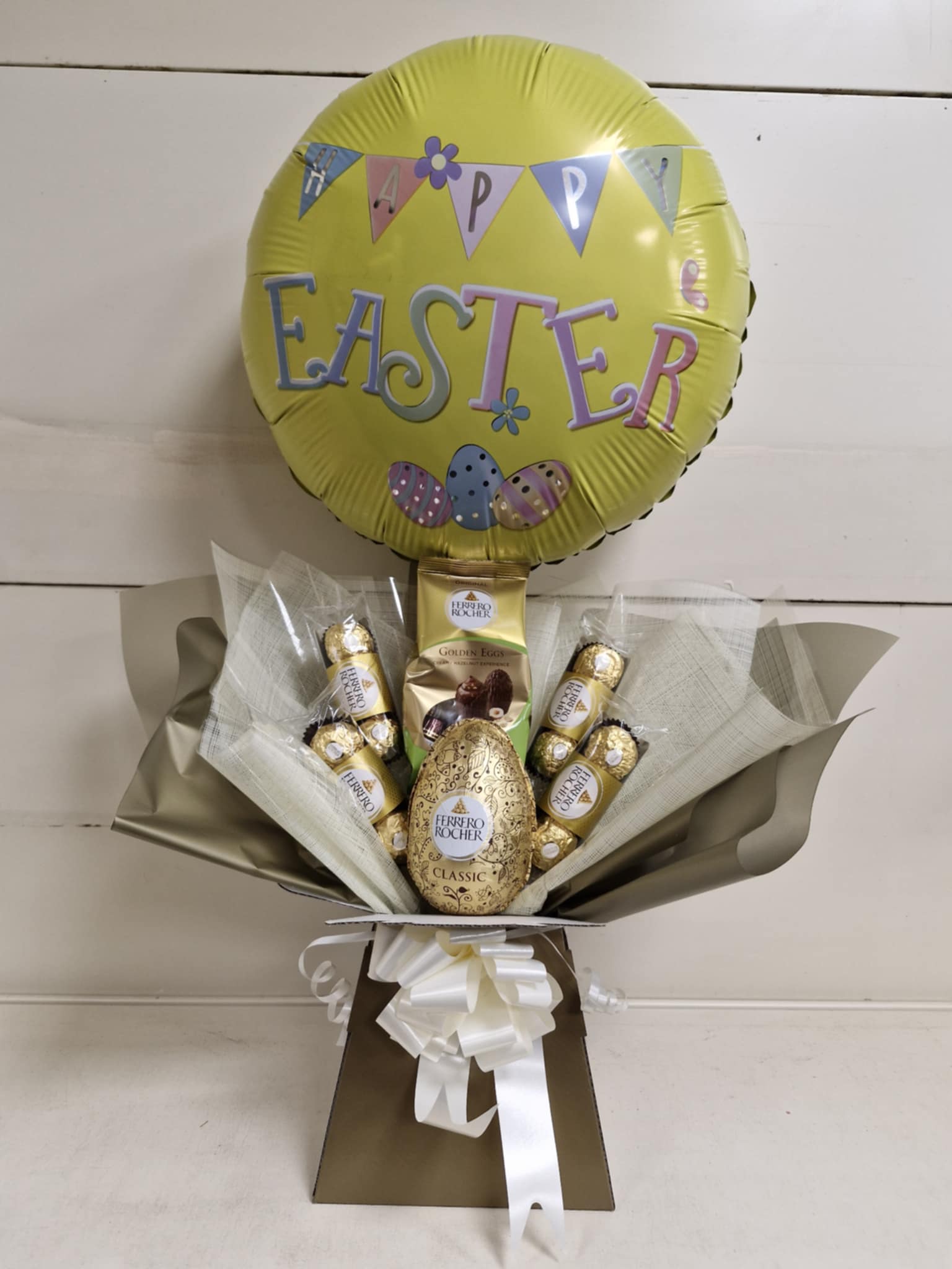 FERRERO ROCHER Easter Egg Chocolate Bouquet with BALLOON