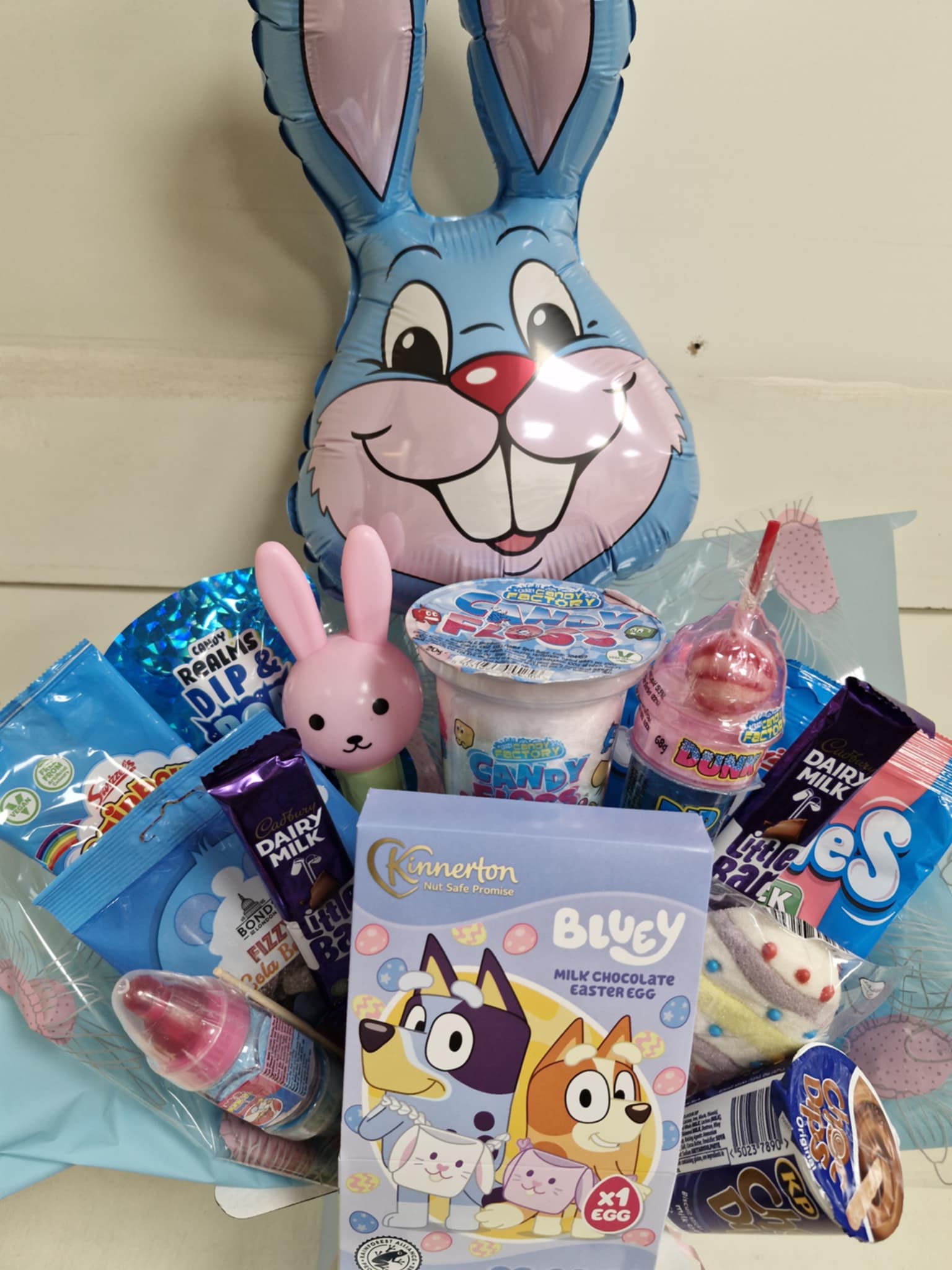 BLUEY Easter Egg Bouquet with Varying Chocolates and Sweets and Bunny BALLOON gift
