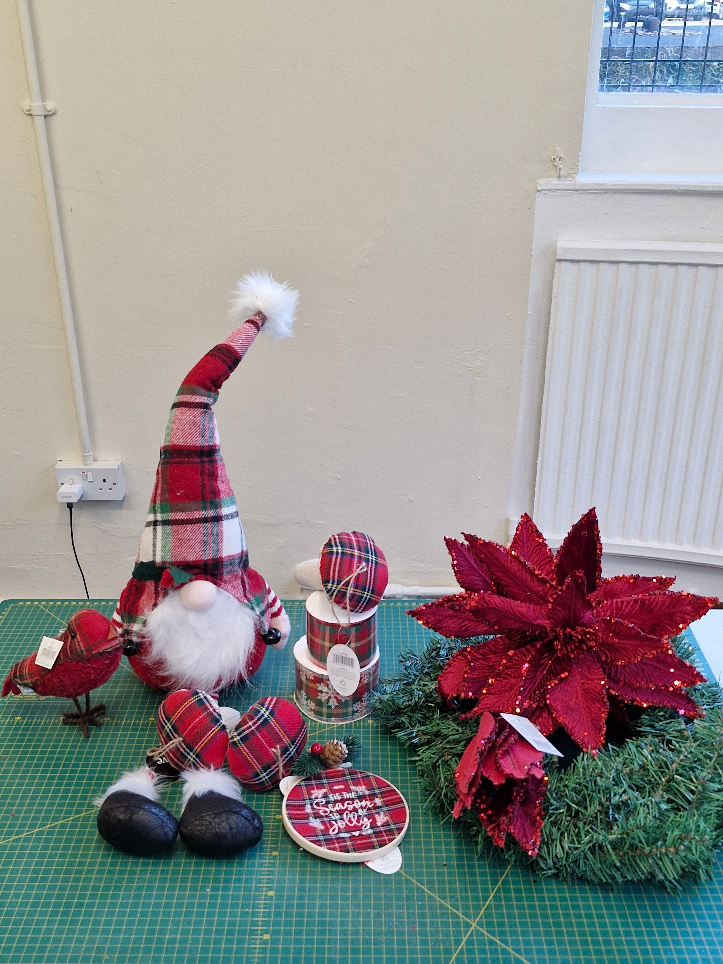 Tartan gonk wreath kit