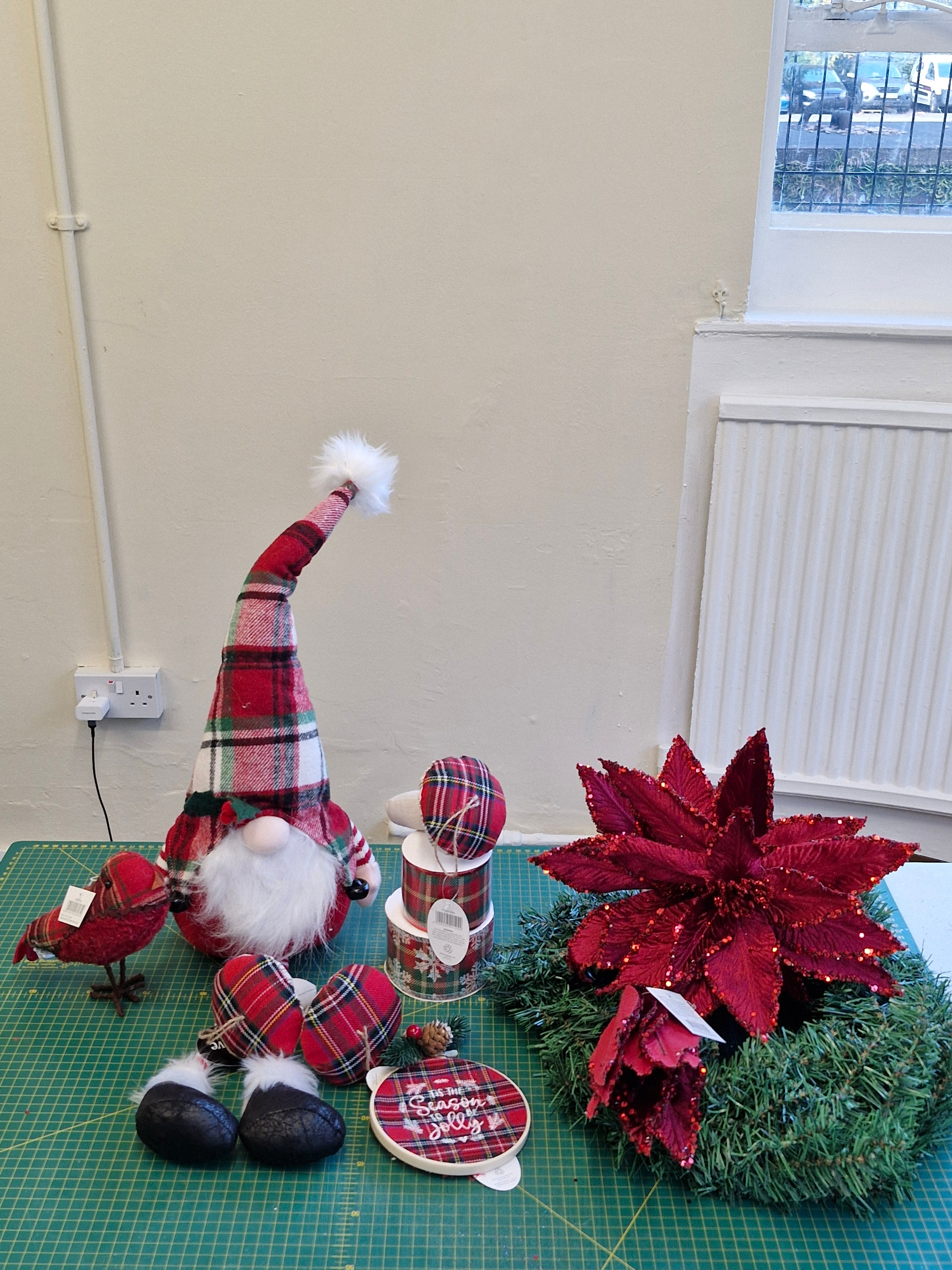 Tartan gonk wreath kit