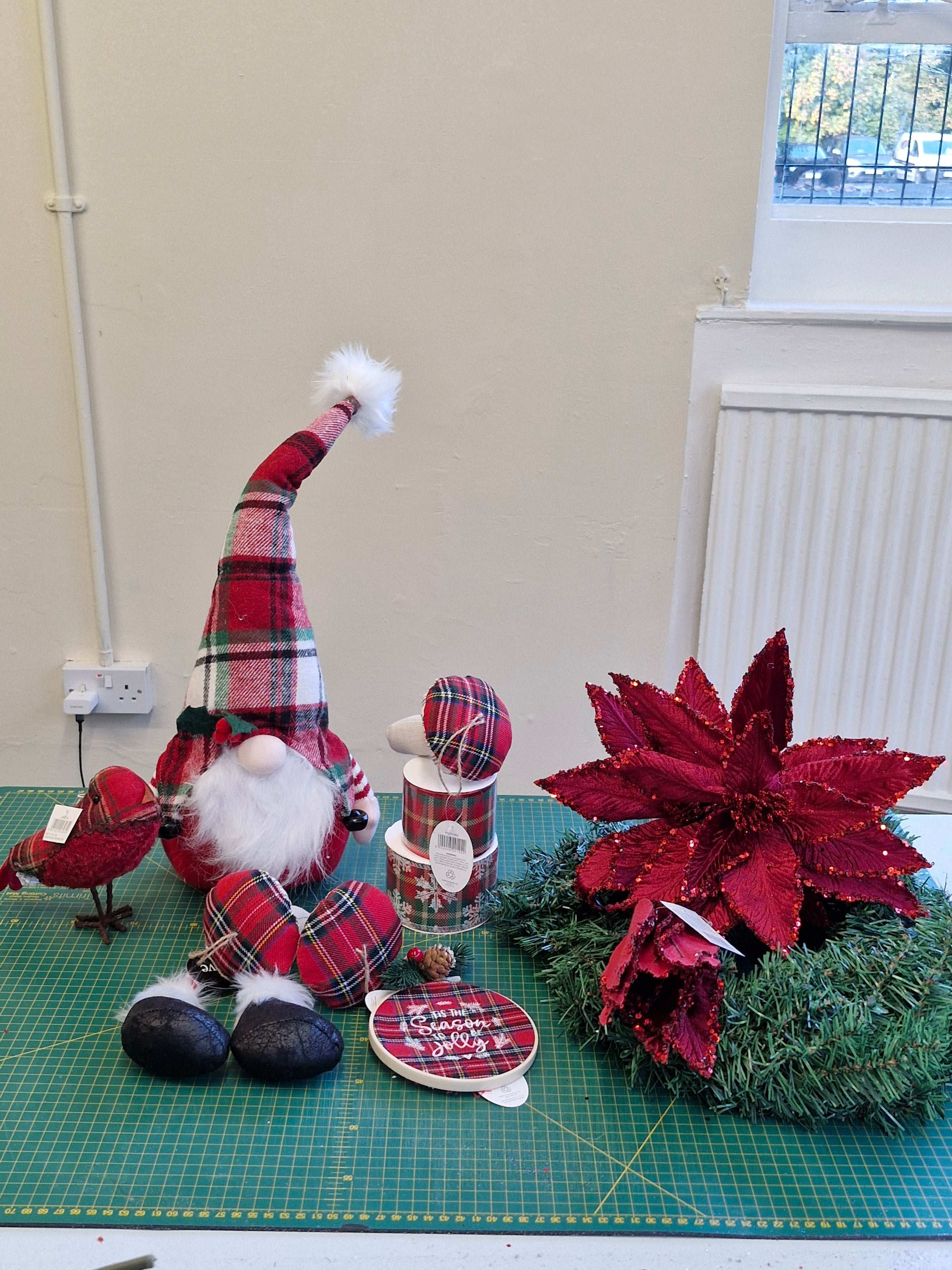 Tartan gonk wreath kit