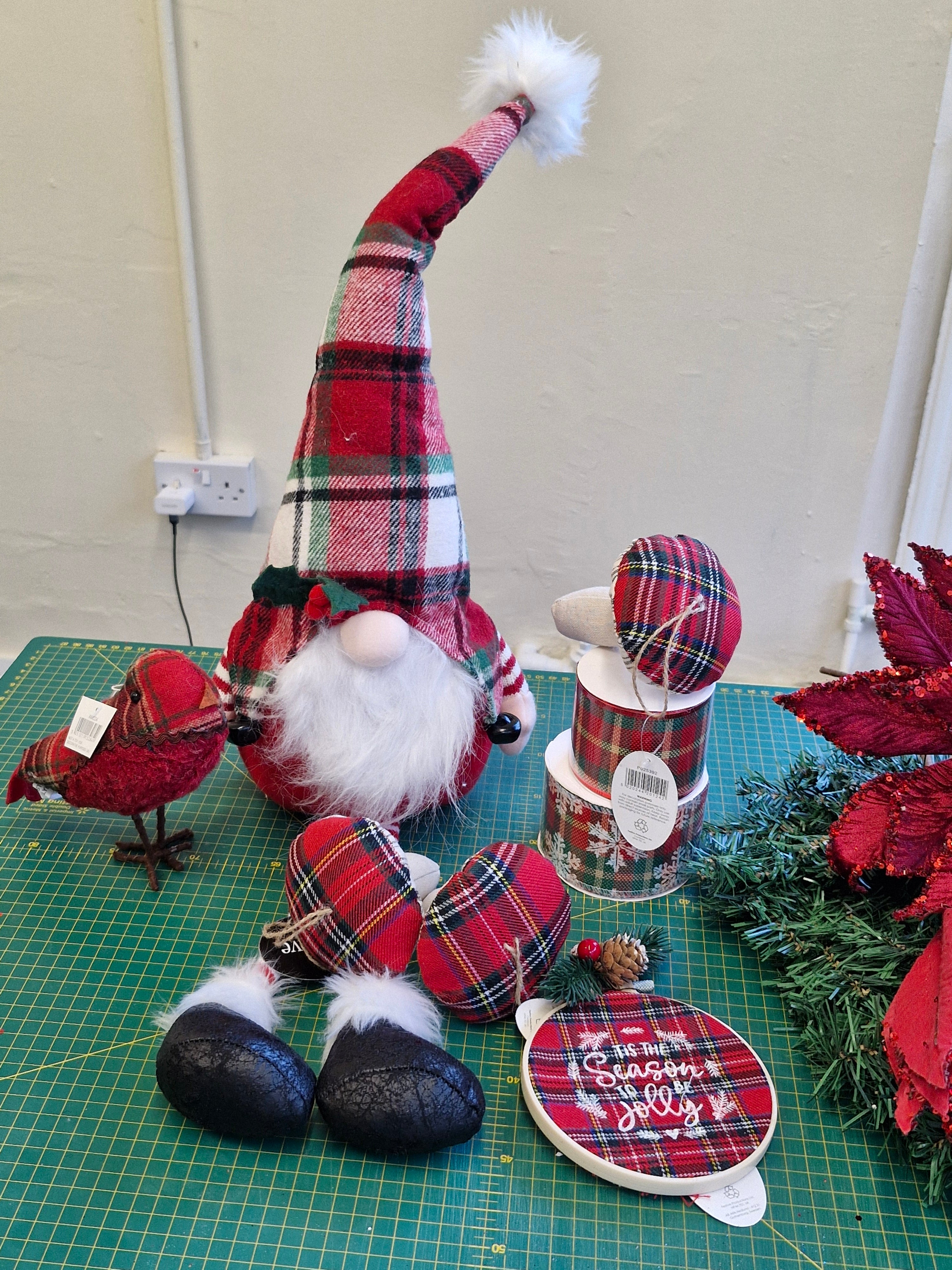 Tartan gonk wreath kit